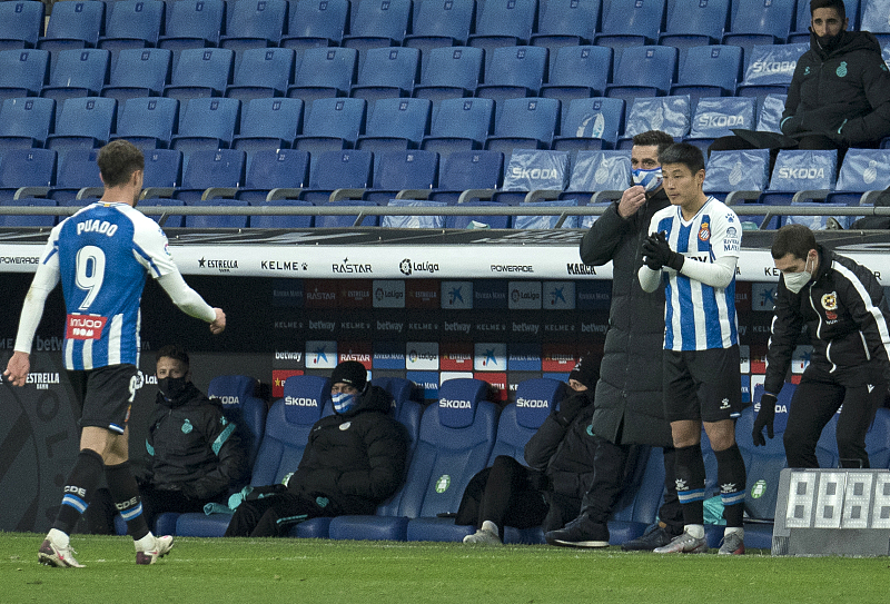  德甲揭幕战上演进球大战创纪录  