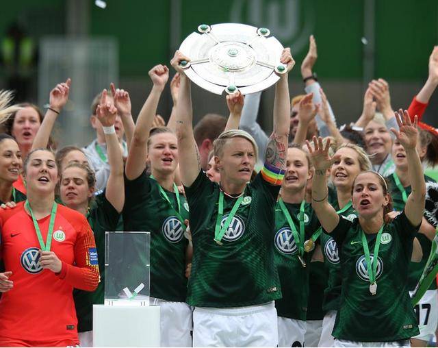  拜仁女足提前夺冠，德甲联赛上演巾帼垄断剧本  